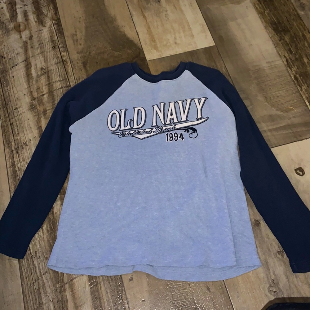 Men’s size large long sleeve thermal shirt. No tears or stains